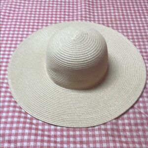 Elegant Cream Sun Hat